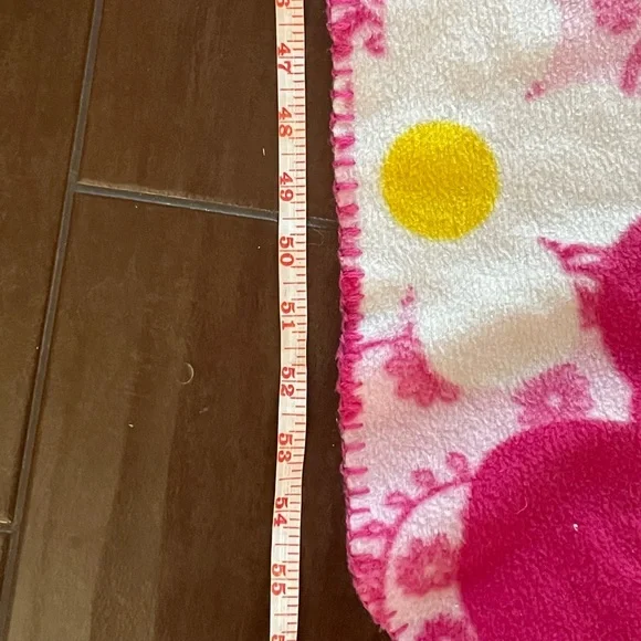 Plush hello kitty blanket 56x46 - Picture 2 of 5